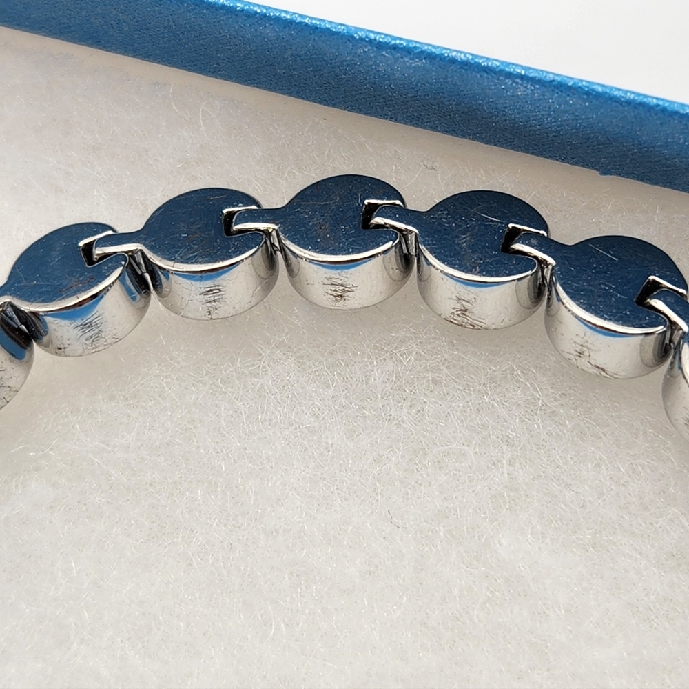 Touchstone Crystal Ice Bracelet, Overcast - Picture 3 of 7